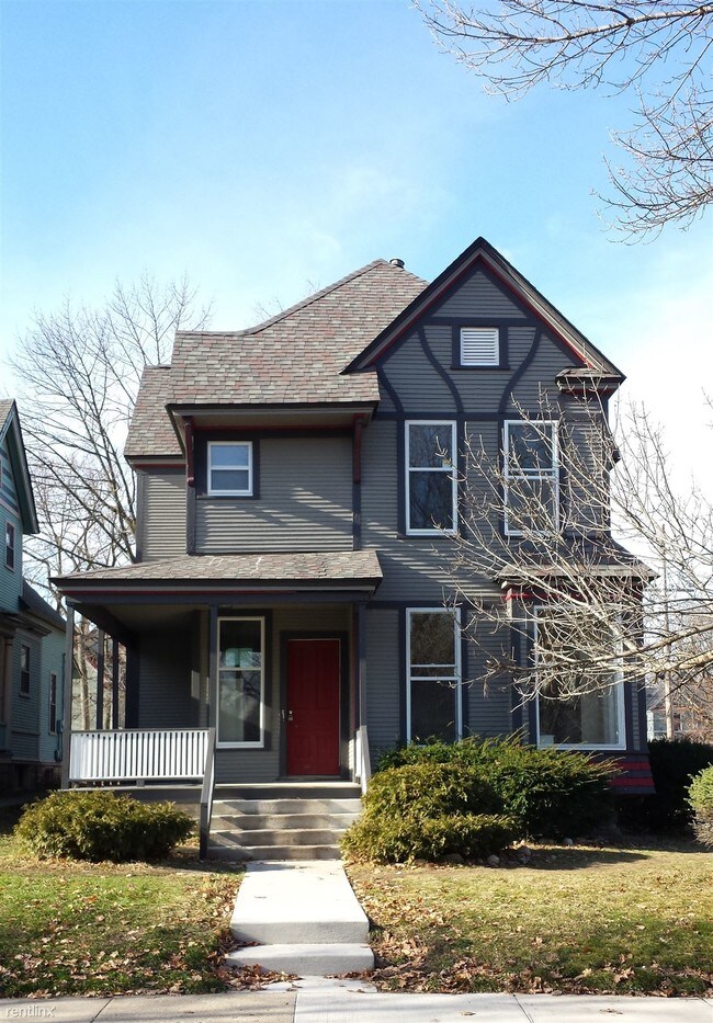 Building Photo - 301 Henry Ave SE