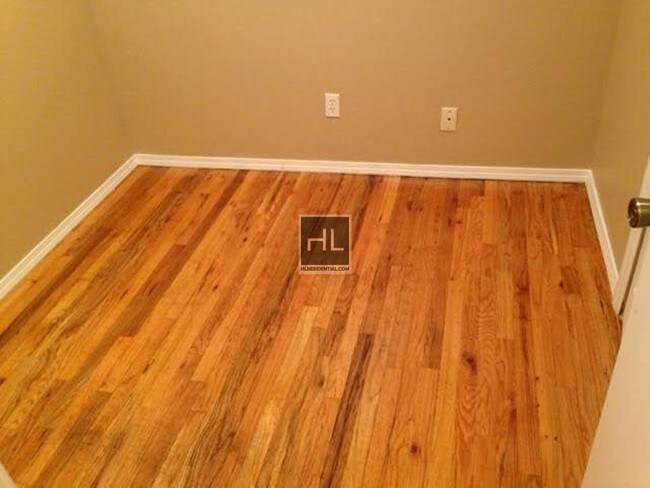 Building Photo - 483-485 5th Ave