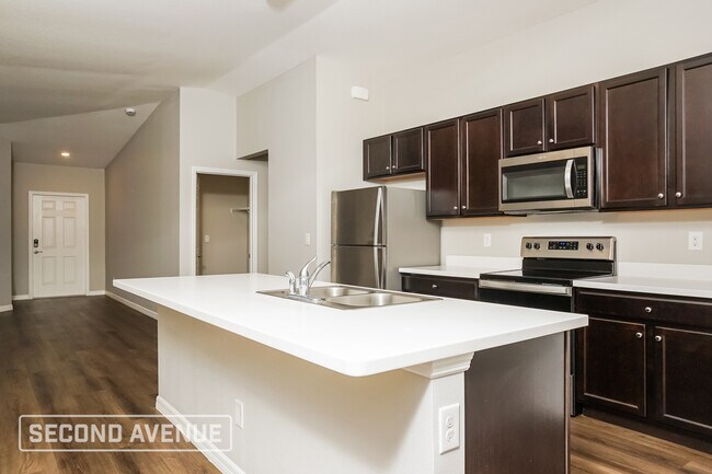 Foto del edificio - 678 Rutland Cir