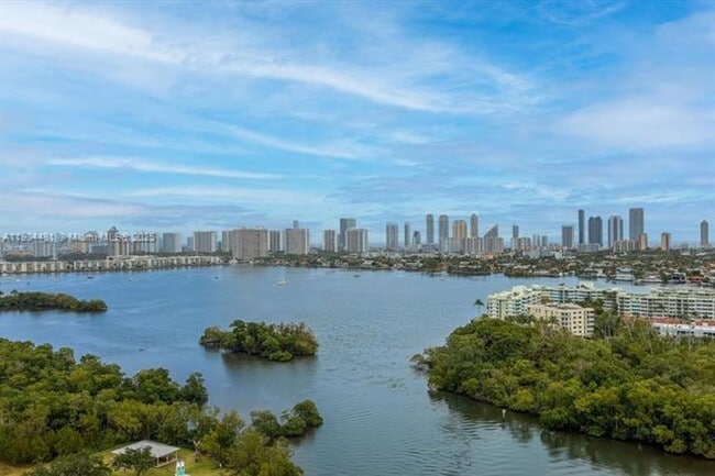 Photo - 16385 Biscayne Blvd Apartment