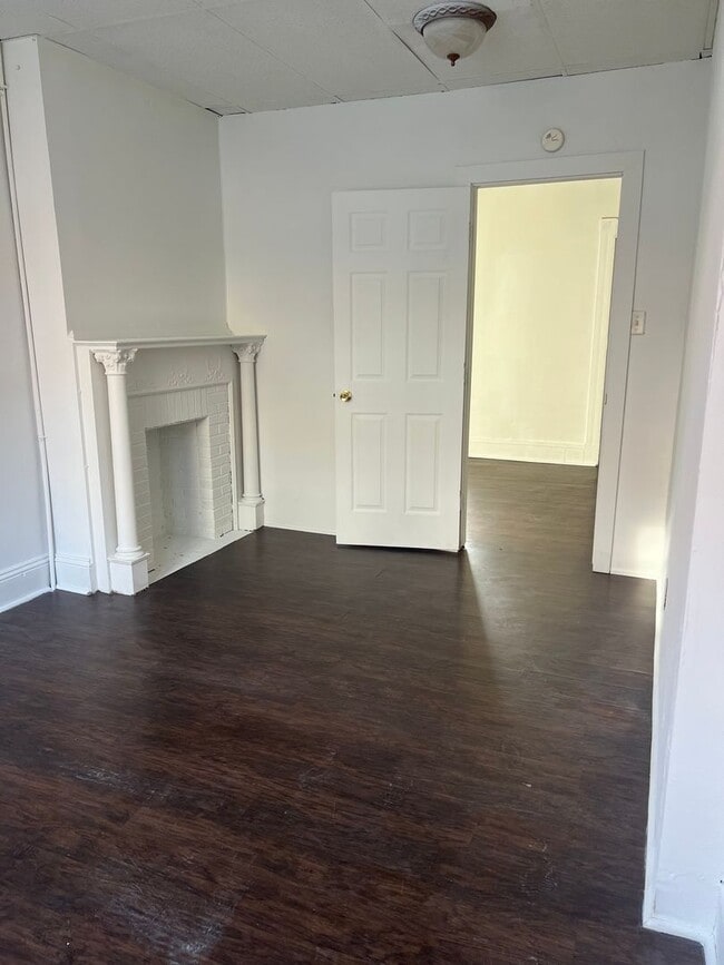 Building Photo - First-Floor Apartment Accepting Housing Vouchers - MOVE IN SPECIAL