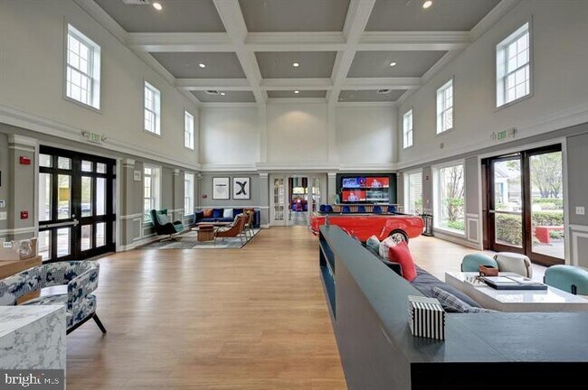 Foto del edificio - 6625 Latrobe Falls