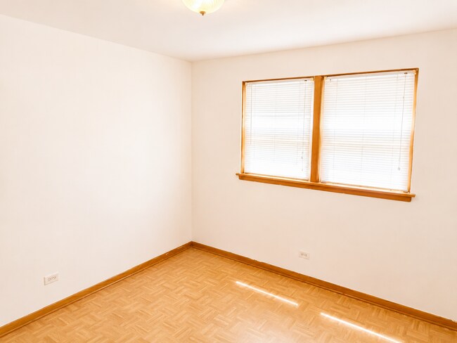 Building Photo - 7560 N Waukegan Rd