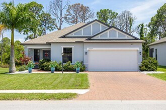 Building Photo - 15257 Mille Fiore Blvd