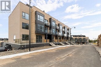 Building Photo - 119 Town Line Rd E