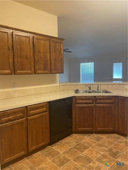 Building Photo - 6807 Black Springs Dr