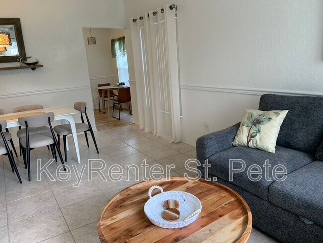 Foto del edificio - 1594 Coastal Pl