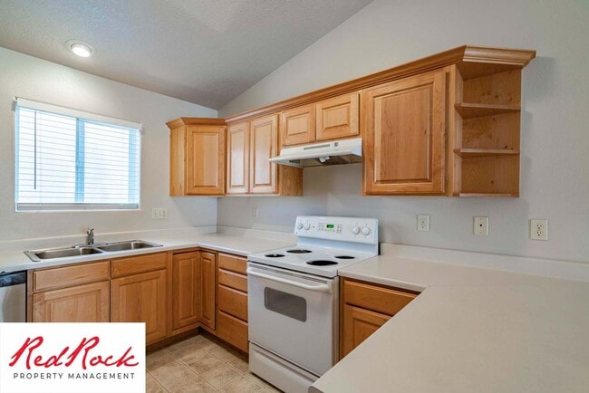Building Photo - 3 Bed 2 Bath, 2 Car Garage with a Fully Fe...