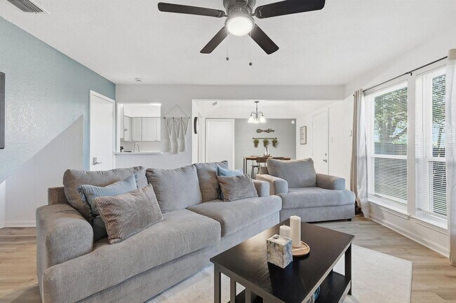 Foto del edificio - 2162 E Arkansas Ln