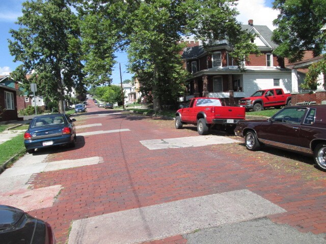 Building Photo - 132 Grand Ave