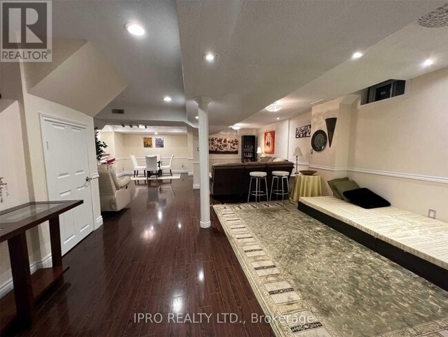 Building Photo - 6336 Culmore Crescent