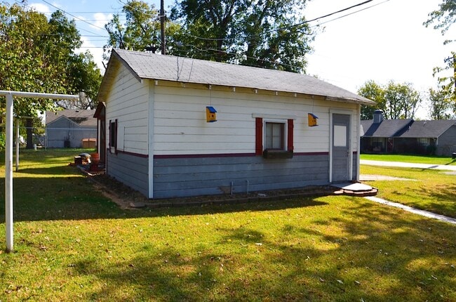 Building Photo - 3823 S 28th W Ave