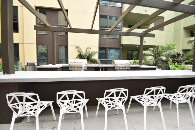 Interior Photo - Metropolis Apartments