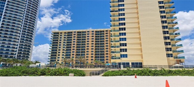 Foto del edificio - 2501 S Ocean Dr