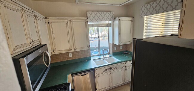 Foto del edificio - 2bed - 2bath Upper unit in Rancho SD