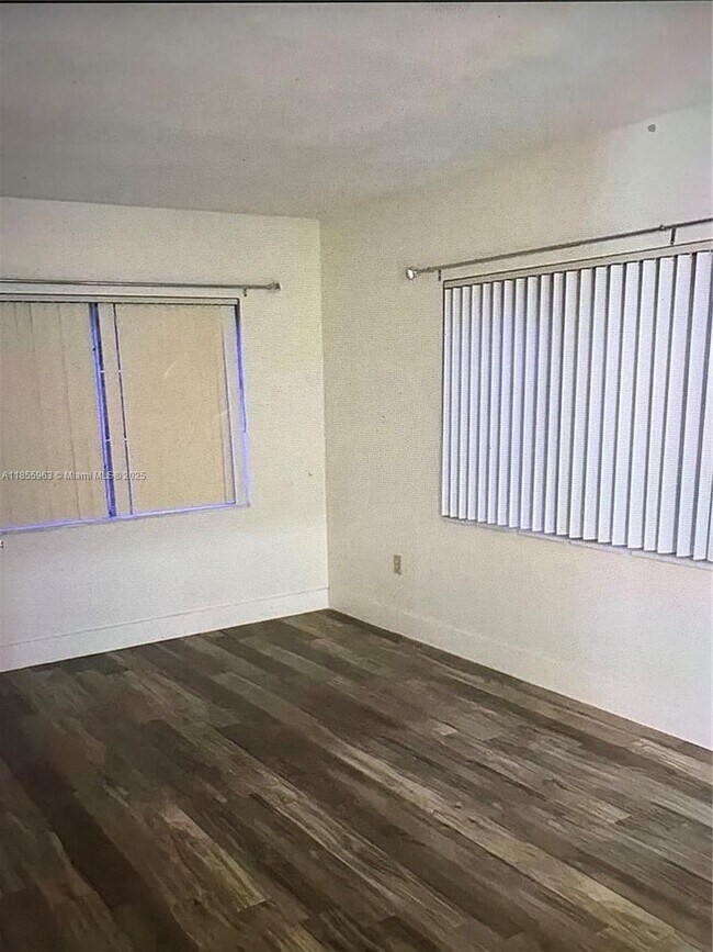 Building Photo - 13864 SW 90th Ave