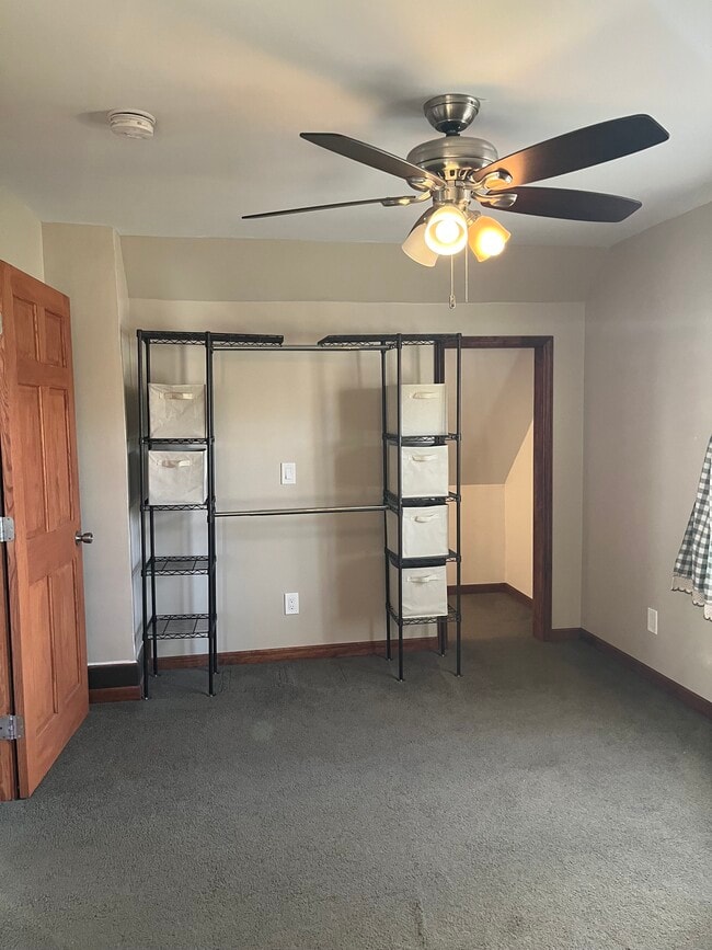 Building Photo - 604 S Washington St