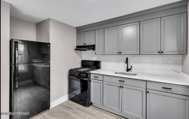 Foto del edificio - 700 Fifth Ave