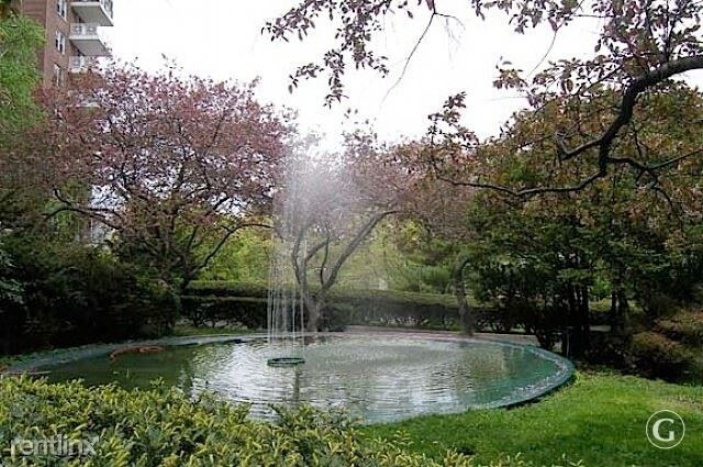 Foto del edificio - 600 Bronx River Rd