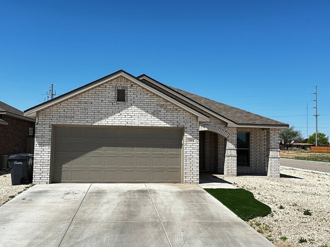 Foto principal - Available after July 9th in Upland West & ...