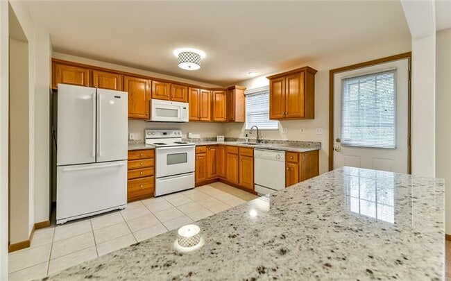 Building Photo - 102 Northglen Ct