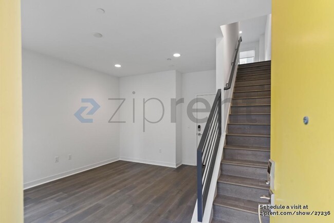 Building Photo - 1501 Prescott St