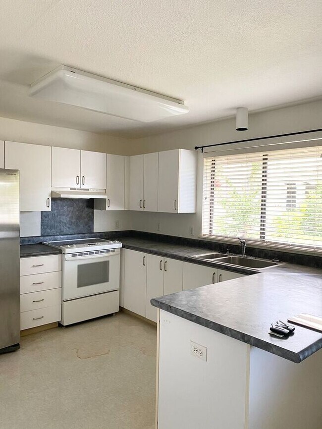 Foto del edificio - Royal Kunia - 3 bedroom 2 bath 2 car garage