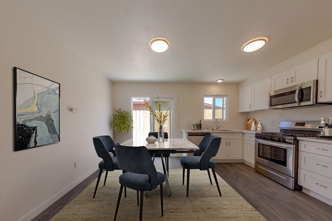Dining/Kitchen - 6752 Solita Ave