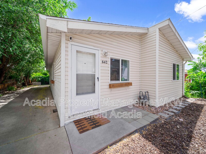 Foto principal - 642 S Harmony Ct