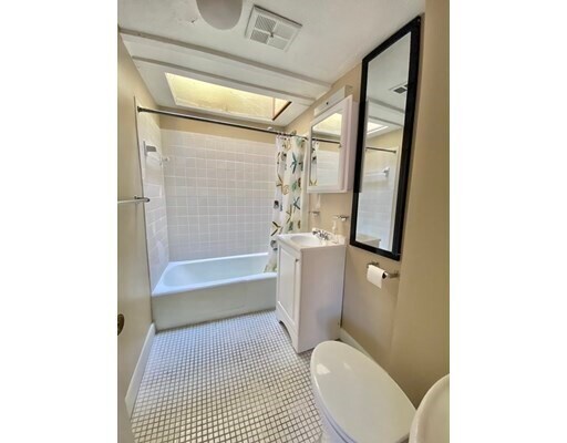 Foto del edificio - 27 Ridgeway Ln