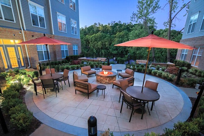 Foto del edificio - Merion Riverwalk Apartment Homes