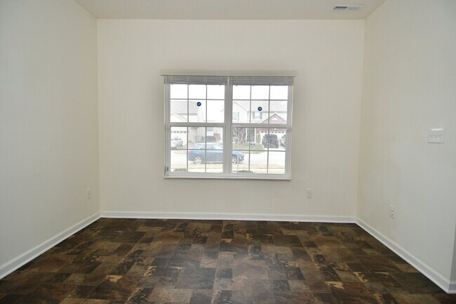 Foto del edificio - Spacious 5-bedroom, 3 full bath home in the Greenwood/Clark Pleasant area