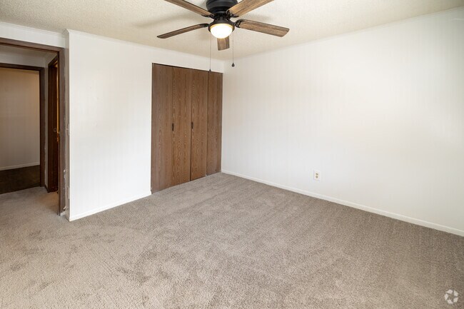 2 habitaciones, 1 baño - 865 pies cuadrados - Dormitorio - Camden Way Apartments