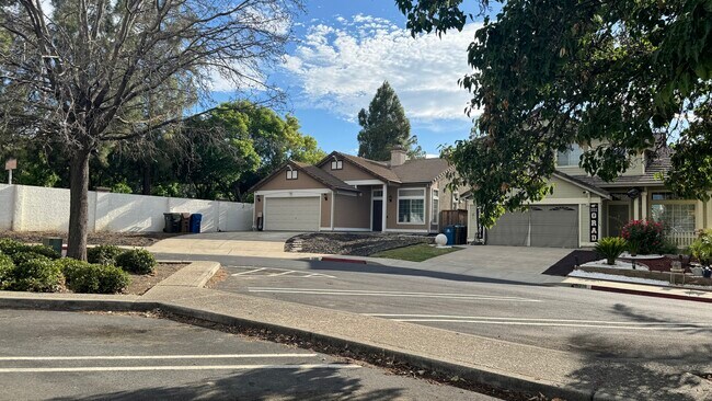 Foto del edificio - 5318 Pembroke Ct