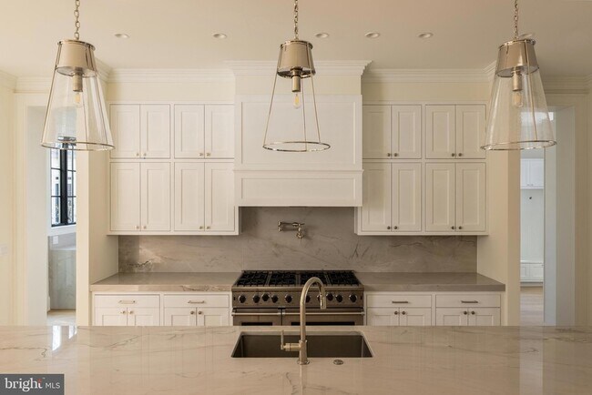 Foto del edificio - 5042 Overlook Rd NW