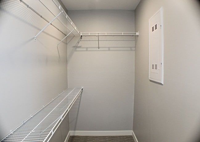 1st Bedroom Closet - Owl Creek