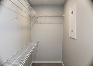 1st Bedroom Closet - Owl Creek