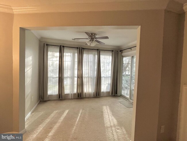 Building Photo - 2220 Springwood Dr