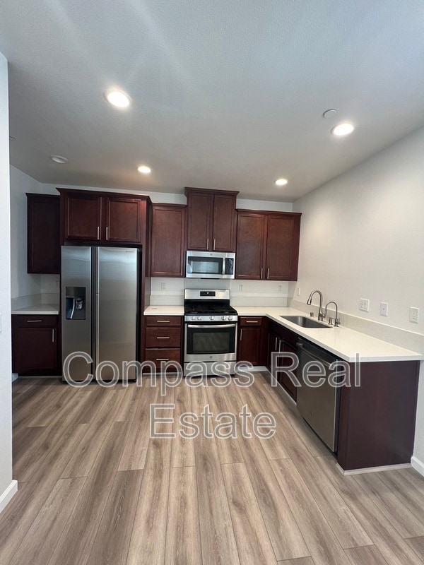 Building Photo - 2730 Viterbo Ct