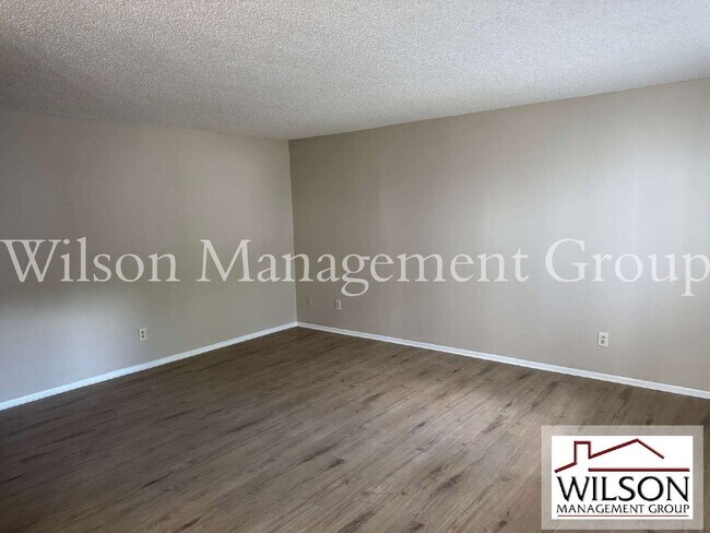Foto del edificio - 2365 Oak Park Way
