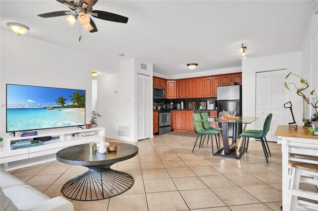 Foto del edificio - 10786 N Kendall Dr