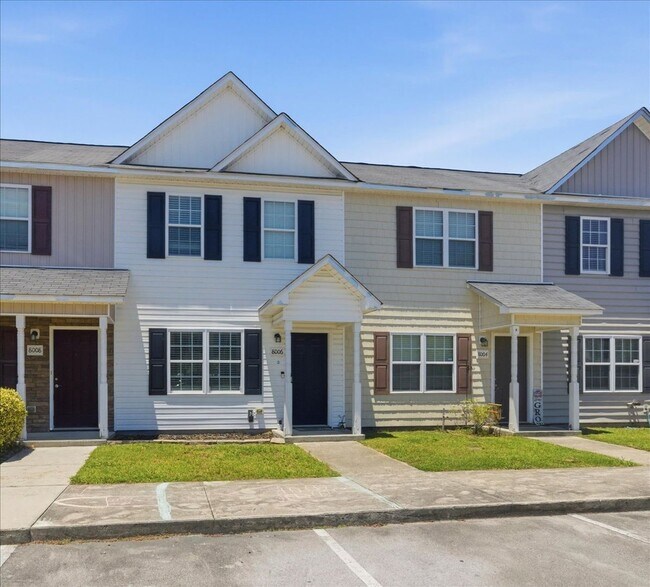 Building Photo - 2 Bed 2.5 Bath Townhome