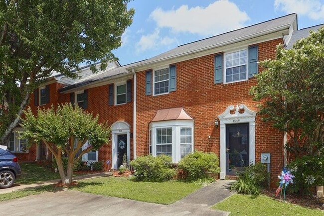 Building Photo - 1546 Paces Ferry N Dr SE