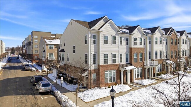 Foto del edificio - 25 Veterans Dr