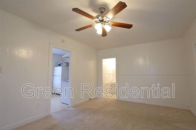 Foto del edificio - 1133 W Clay St