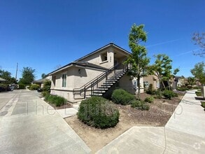 Building Photo - 2234 W Lark Ave
