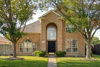 Building Photo - 2712 Summertree Dr