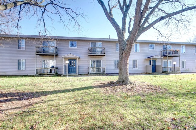 Building Photo - Southwest Apartments