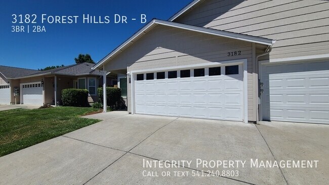 Foto del edificio - 3182 Forest Hills Dr