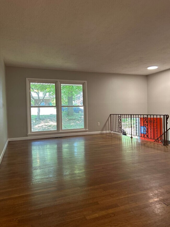 Foto del edificio - 4 Bed 2 Bath in Decatur!